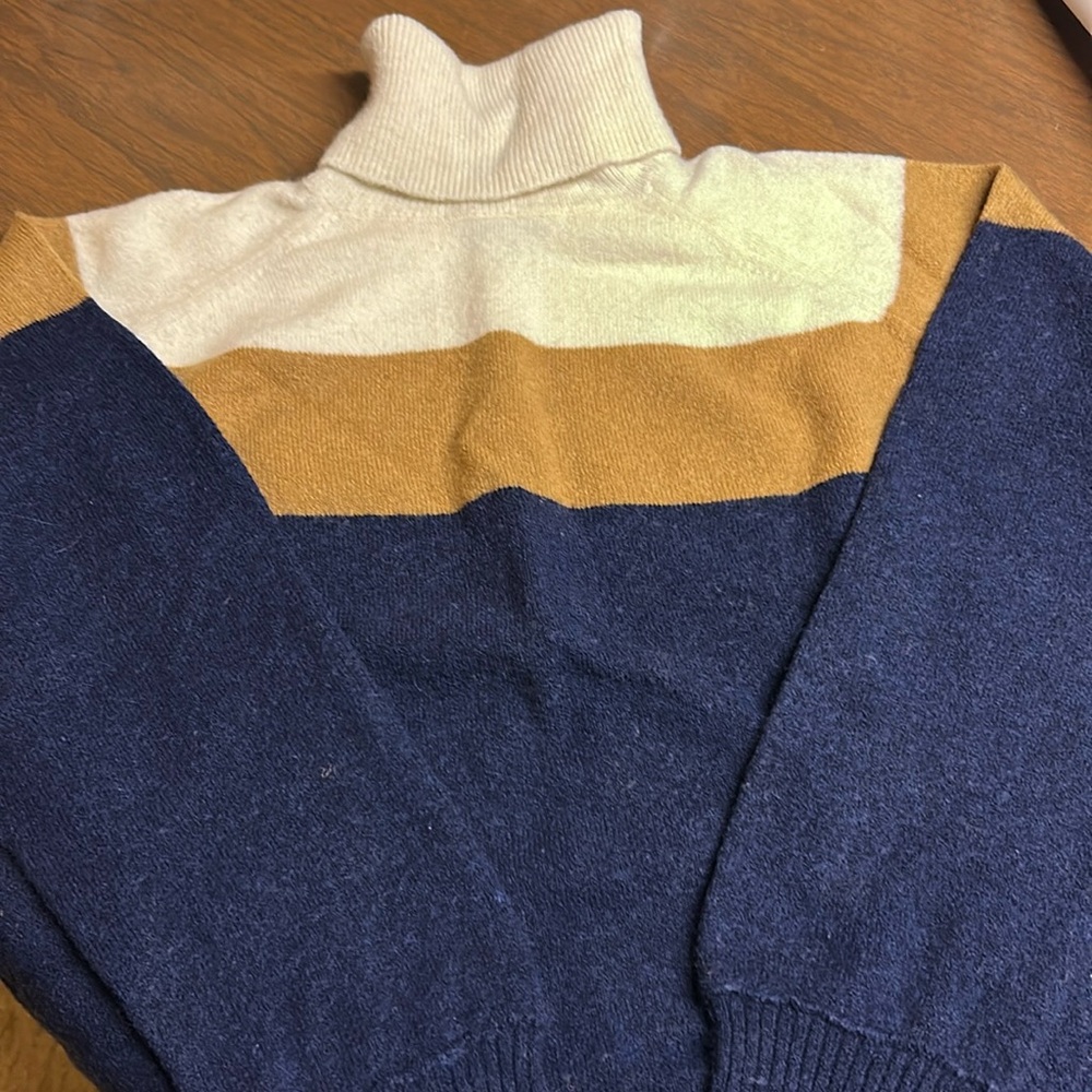 Beautiful JCrew sweater 💙